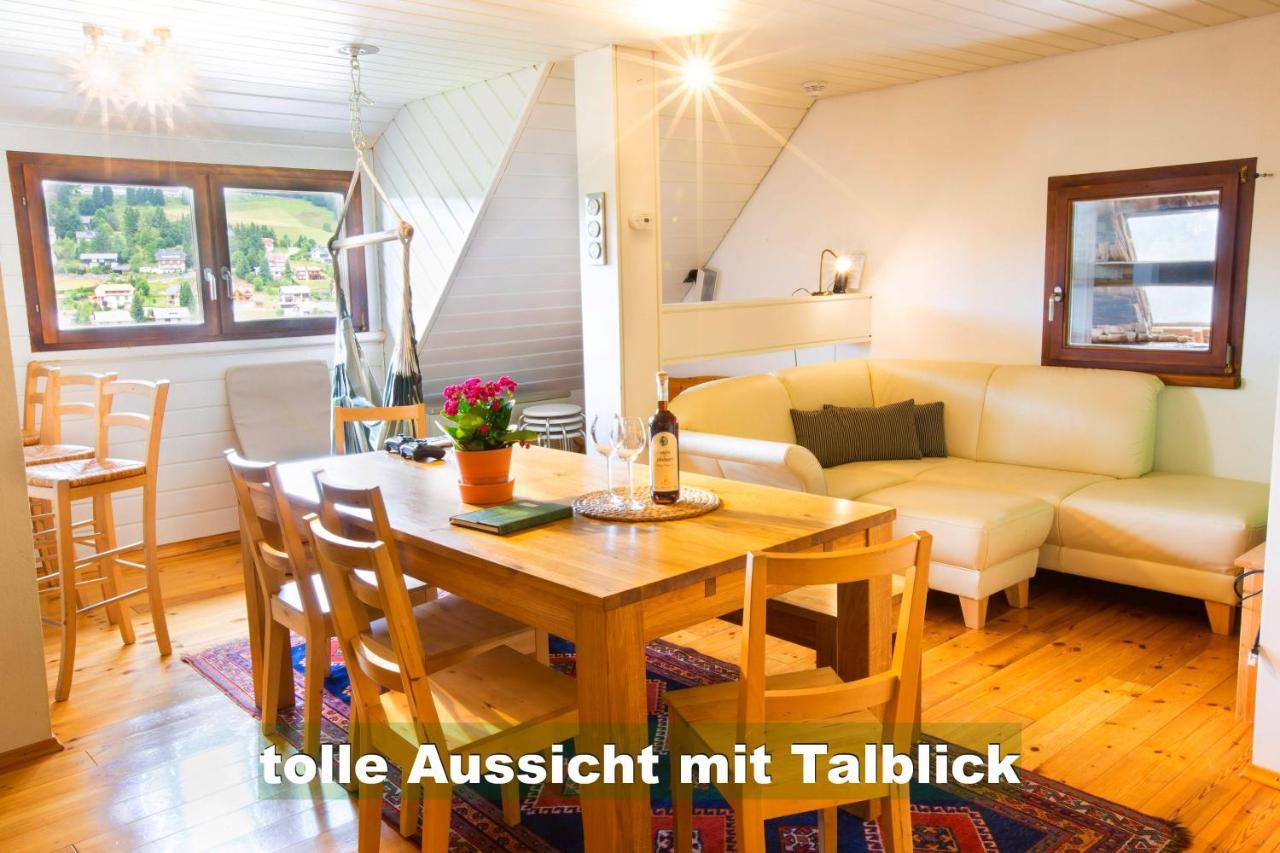 Wohlfuehl-Ferienwohnung 80 Qm, 8 Personen, Aussicht & Heimkino Todtnau Luaran gambar